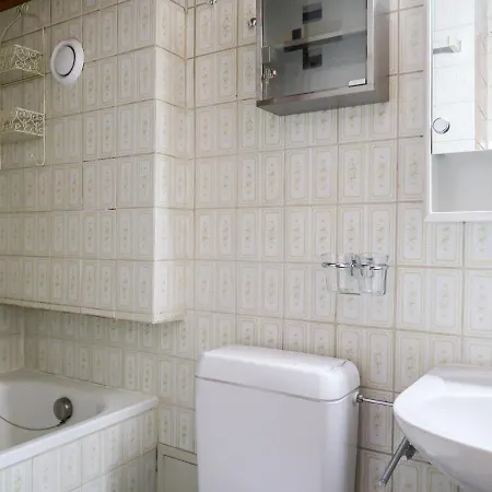 Les Genets 163b By Interhome